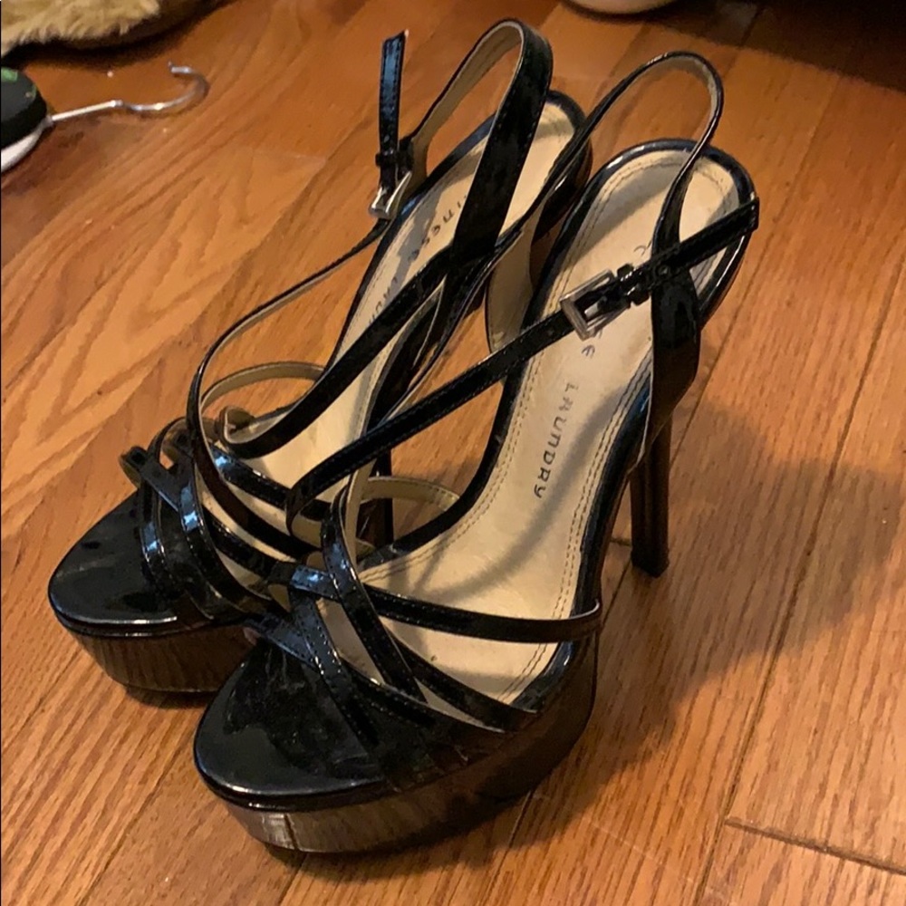 Teaser platform sandal